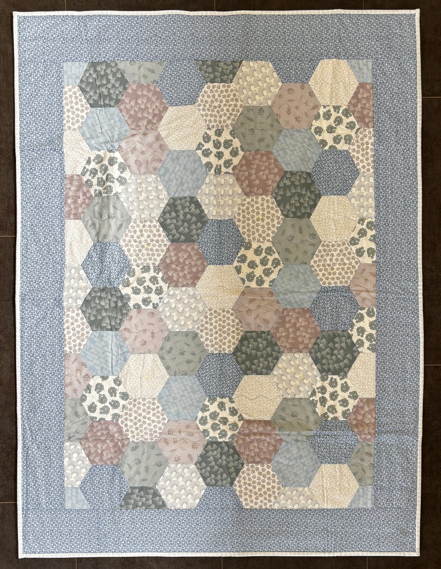 The Blue hexagons baby quilt - 36" x 46"
