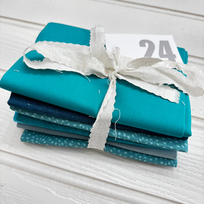 Teal / aqua blue solid and blender bundle 24