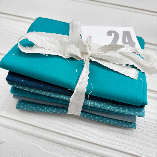 Teal / aqua blue solid and blender bundle 24