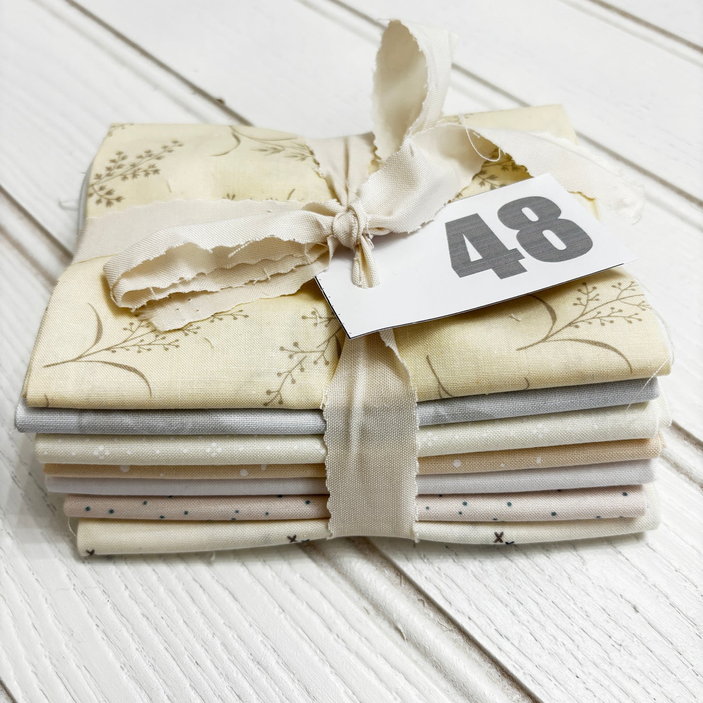 Cream / white solid and blender bundle 48