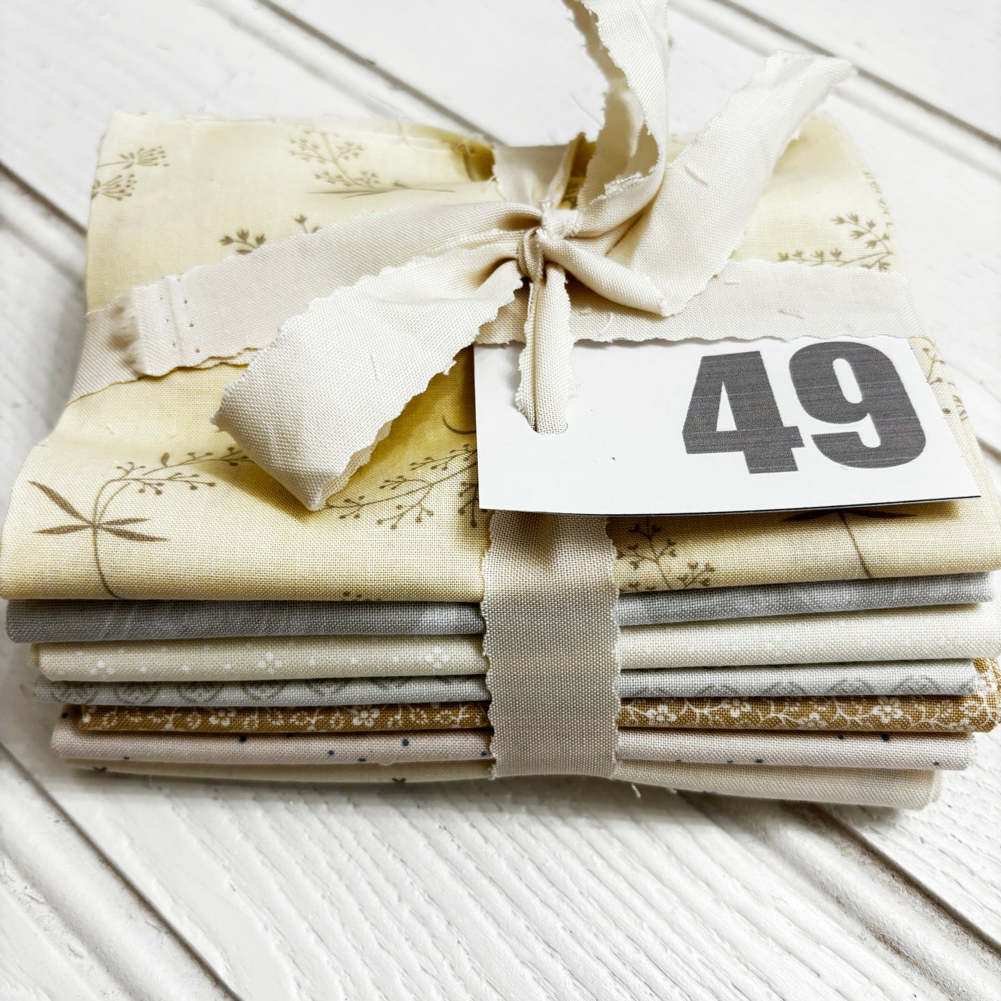 Cream / white solid and blender bundle 49