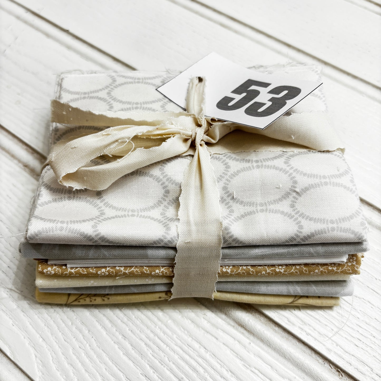 Cream / white solid and blender bundle 53