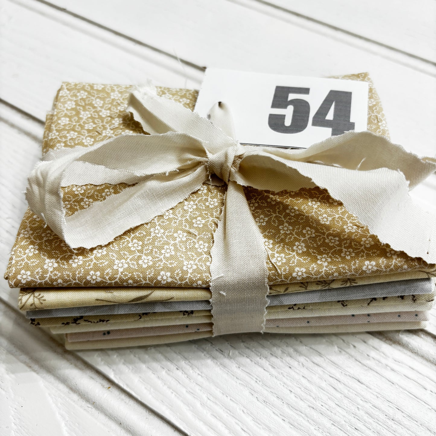 Cream / white solid and blender bundle 54