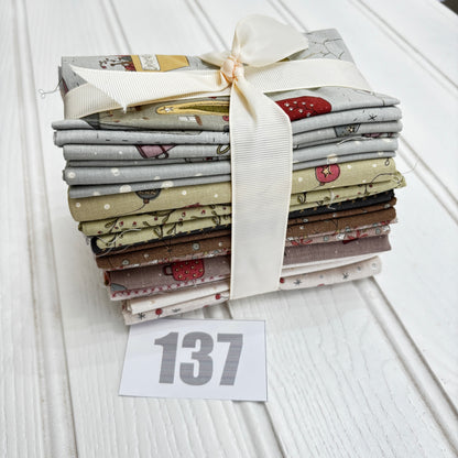 Annie Downs Down Tinsel Lane Bundle 137