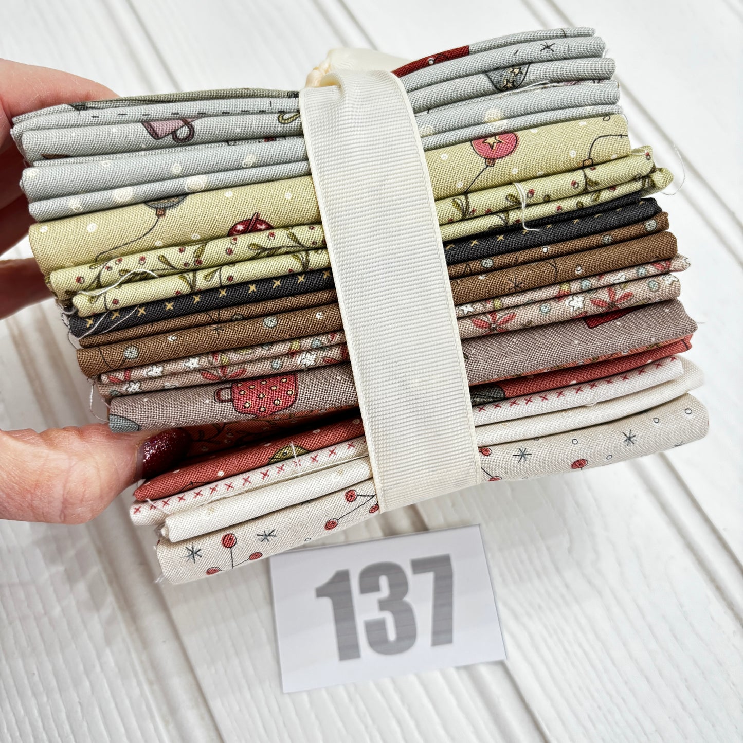 Annie Downs Down Tinsel Lane Bundle 137