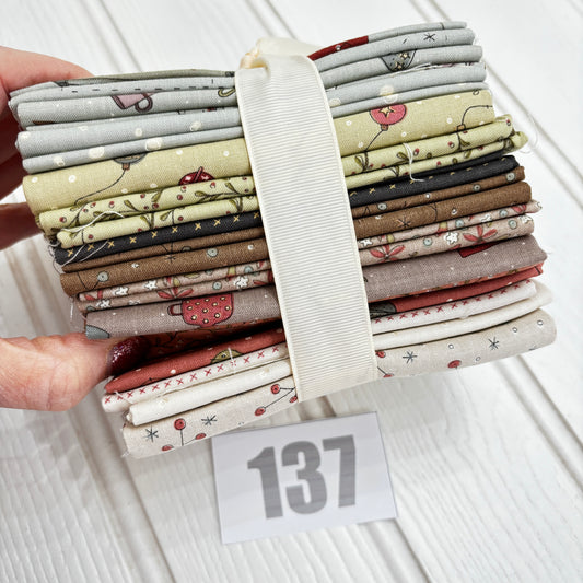 Annie Downs Down Tinsel Lane Bundle 137