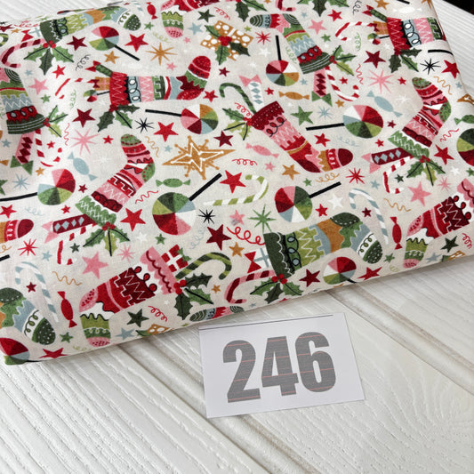 Makower Xmas fabric 3.75m (246)